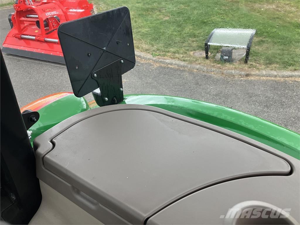 John Deere 5067E Τρακτέρ