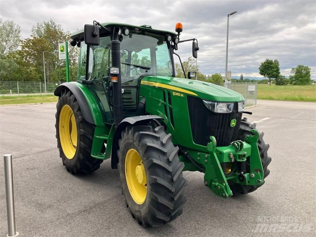 John Deere 5085M Τρακτέρ