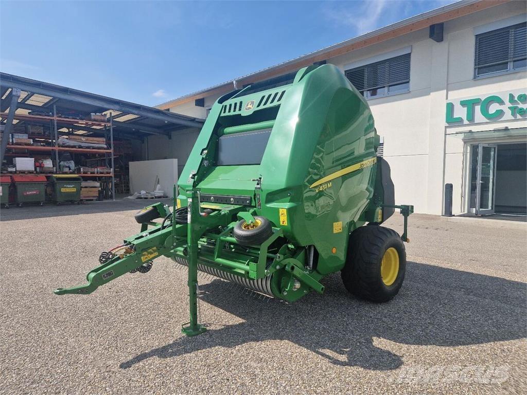 John Deere V451M Πρέσες κυλινδρικών δεμάτων