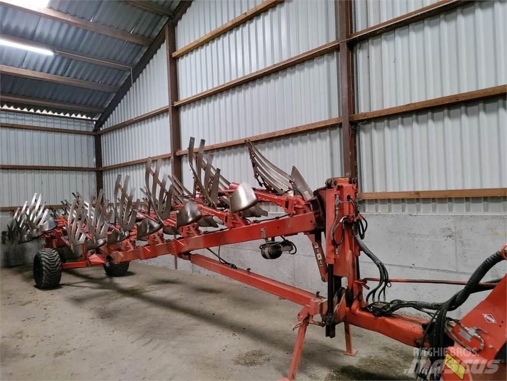 Kuhn Manager 8 NSH Συμβατικά άροτρα