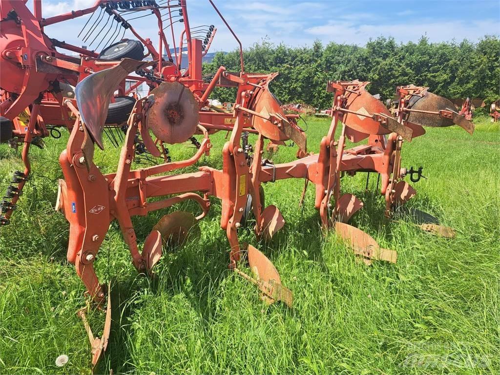 Kuhn Master 120 Συμβατικά άροτρα
