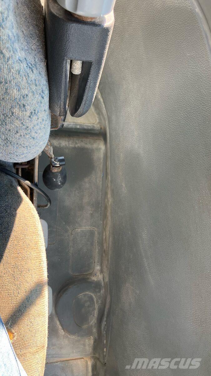 New Holland TL 80 Τρακτέρ