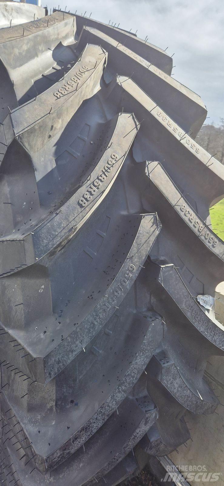 Petlas 650/85 R38 Ελαστικά και ζάντες