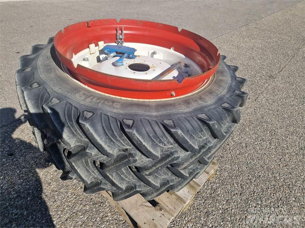 Taurus 12.4 R36 Ελαστικά και ζάντες