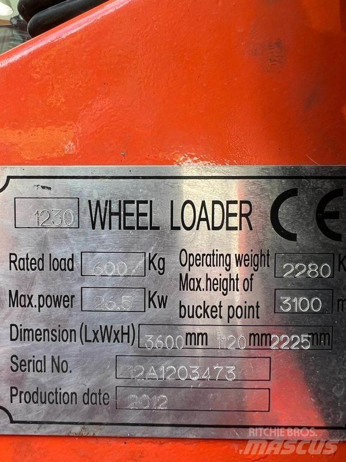 Toyo 840 Εμπρόσθιοι φορτωτές και σκαπτικά