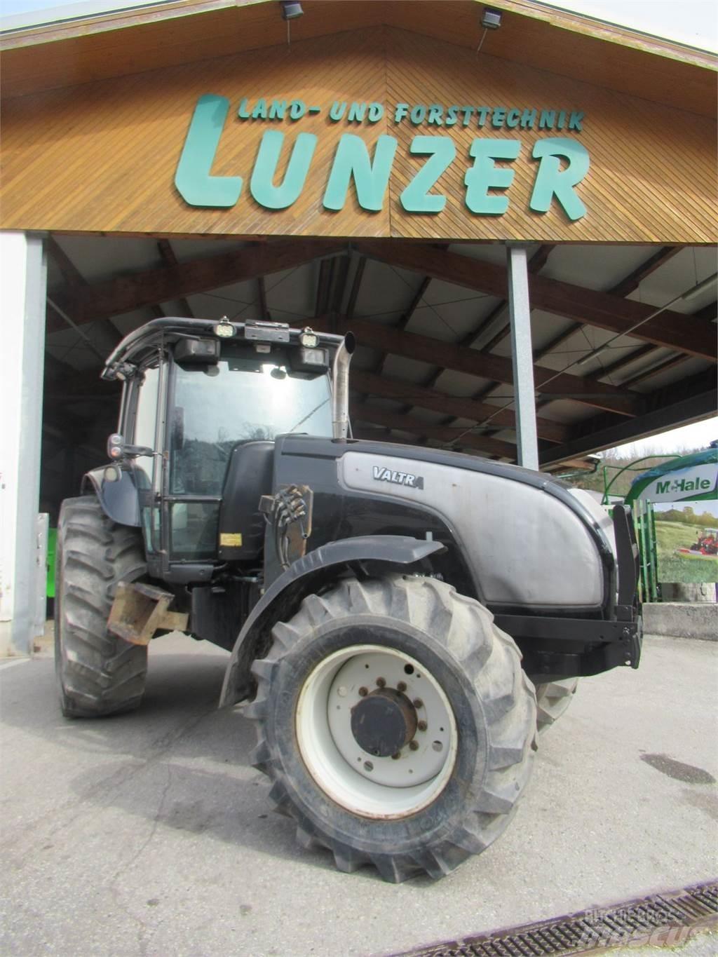 Valtra XM 130 Τρακτέρ
