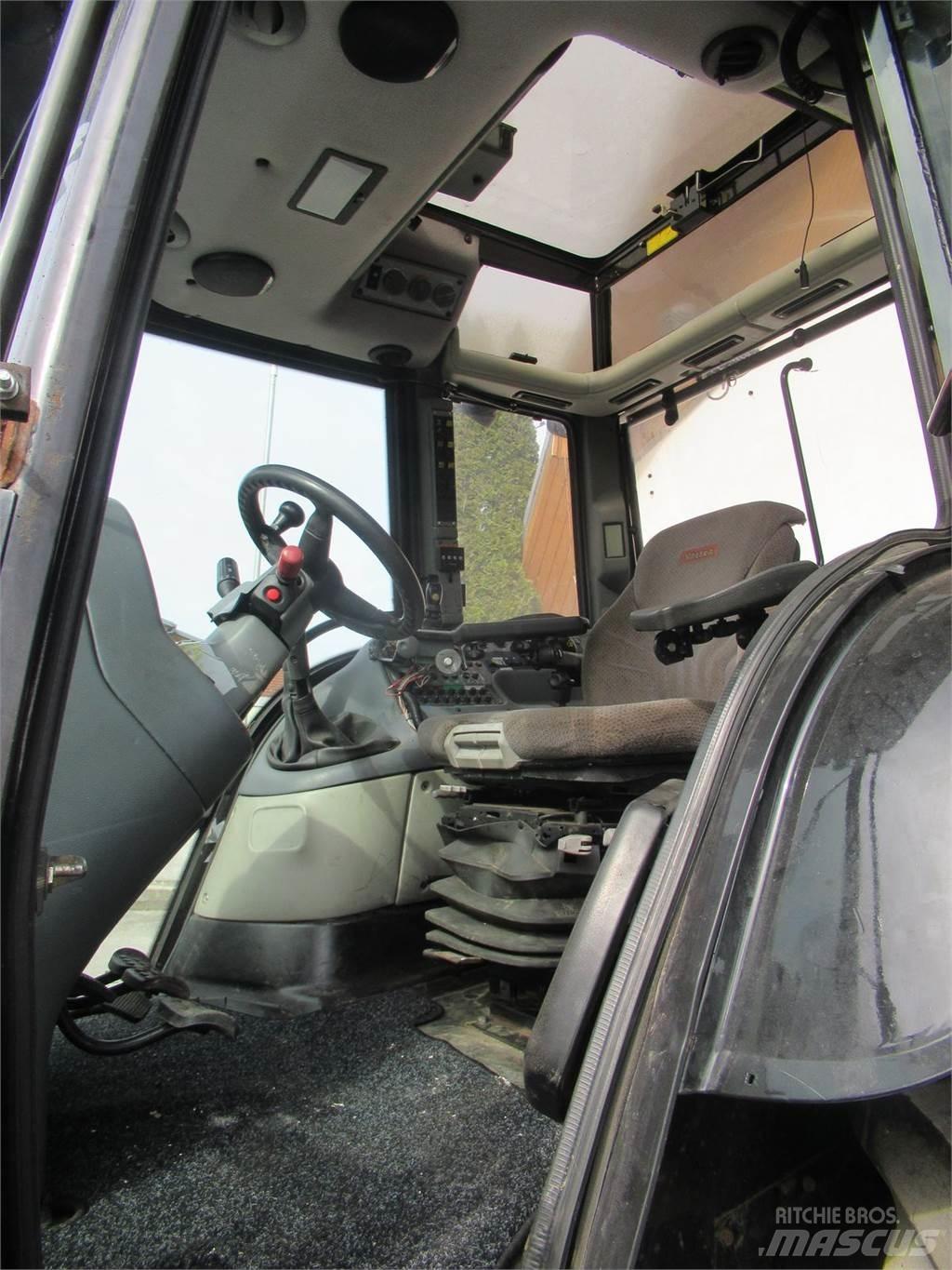 Valtra XM 130 Τρακτέρ