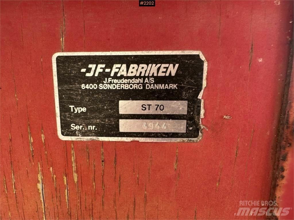 JF ST70 Διασκορπιστές κοπριάς