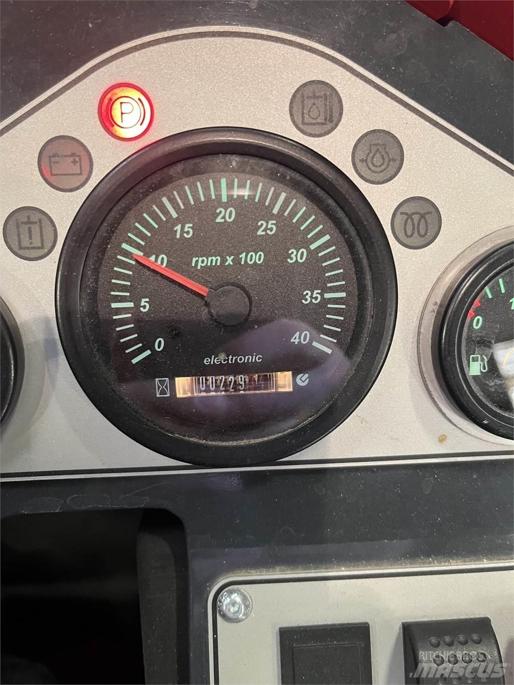 Norcar A7240 Φορτωτές πολλαπλών χρήσεων