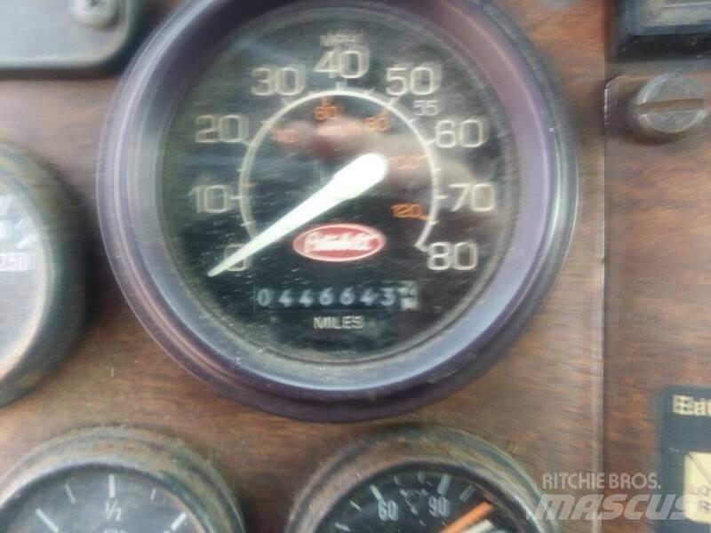 Peterbilt 377 Φορτηγά Σασί