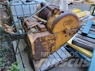 Carco J-120 Πυλώνες