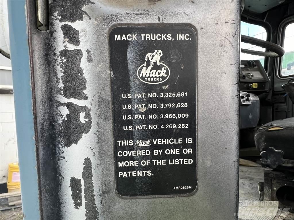 Mack RD690S Χρηστικές μηχανές