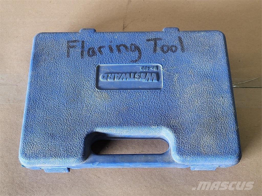 Westward 495 Κατασκευές - Άλλα