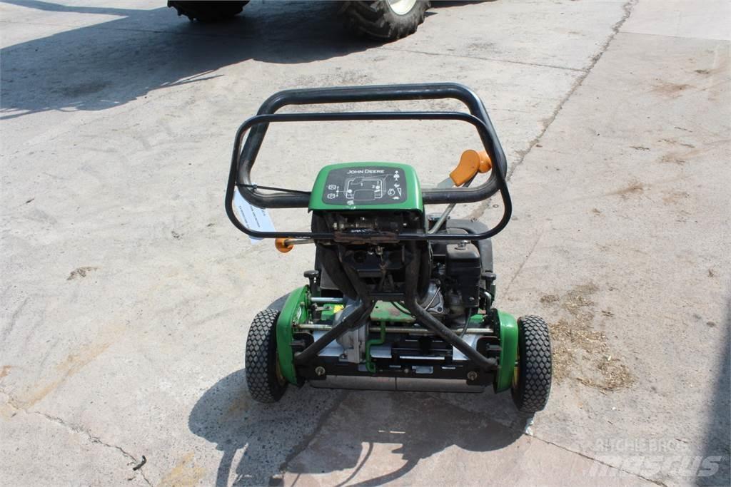 John Deere 220B Χορτοκοπτικά ώθησης