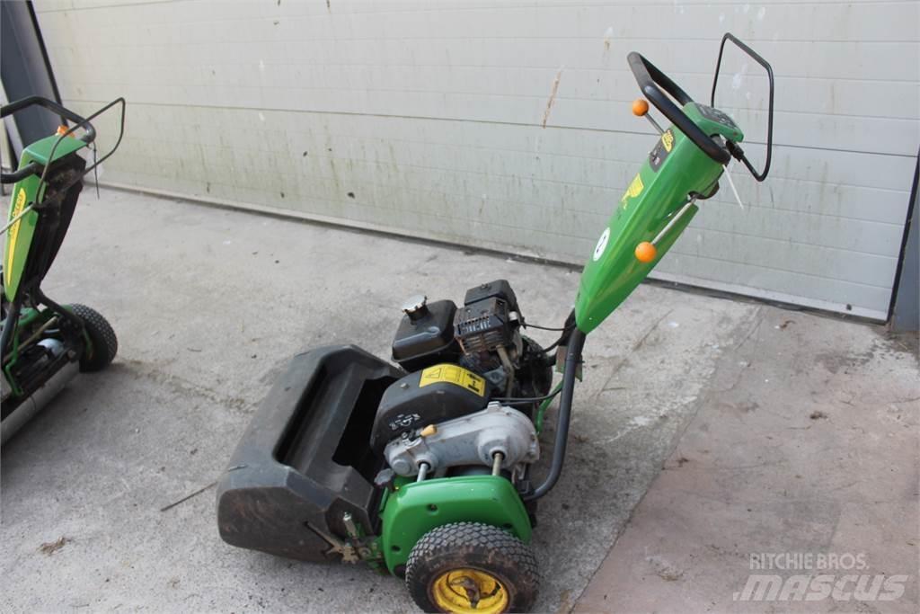 John Deere 220B Χορτοκοπτικά ώθησης