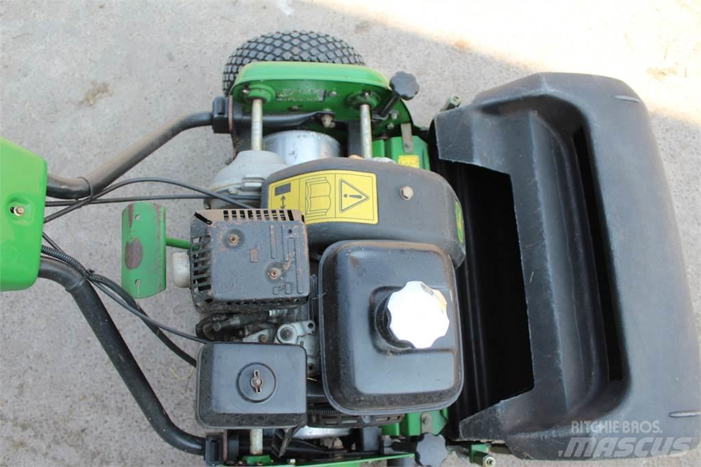 John Deere 220B Χορτοκοπτικά ώθησης