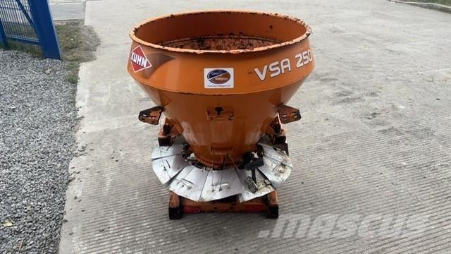 Kuhn Spreader Διαστρωτήρες ανοργάνων