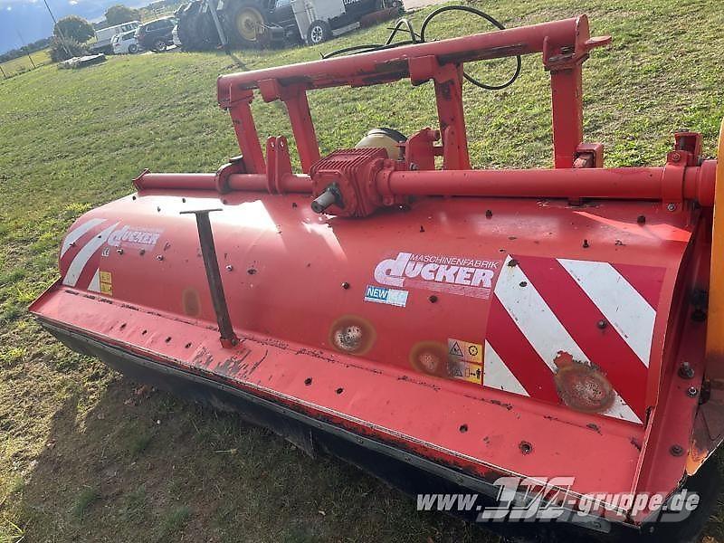 Dücker UM 30 Κατασκευές - Άλλα