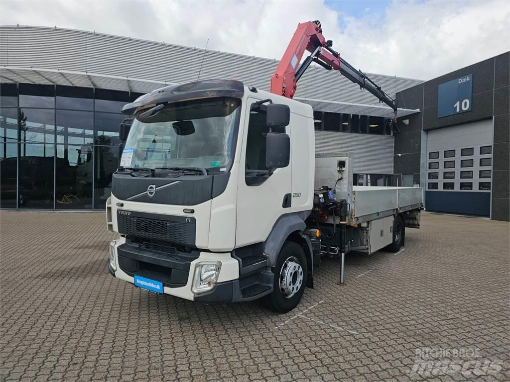 Volvo FL250 Φορτηγά με Γερανό