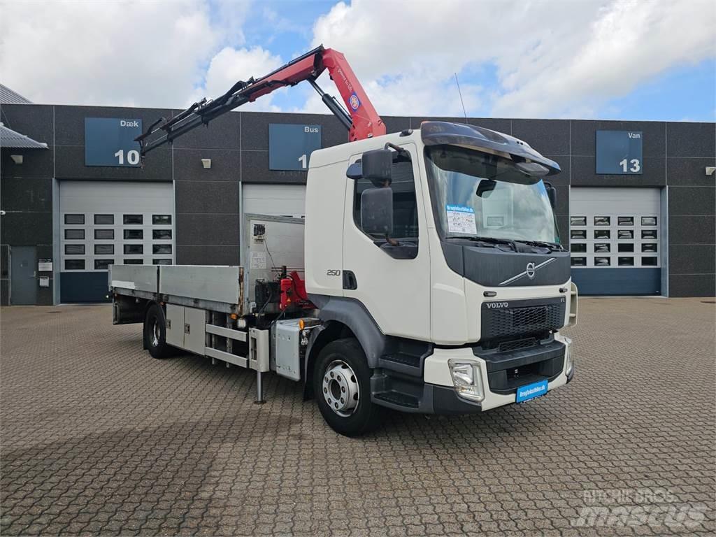 Volvo FL250 Φορτηγά με Γερανό