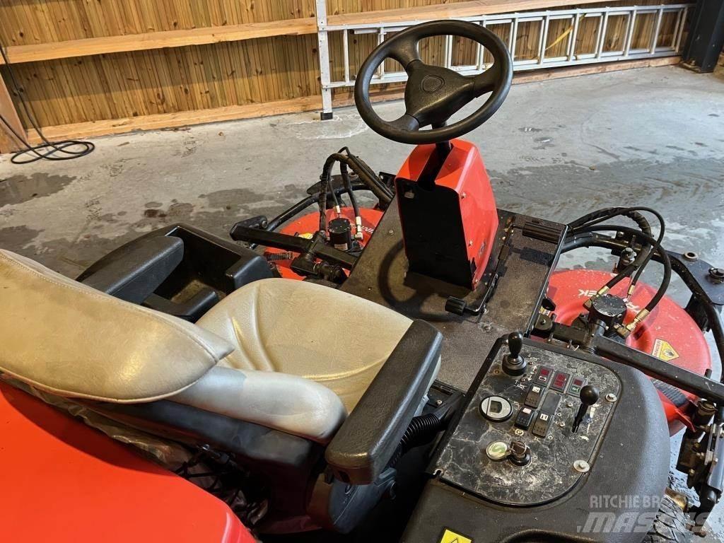 Jacobsen AR-3 Χορτοκοπτικά με καθιστό χειριστή