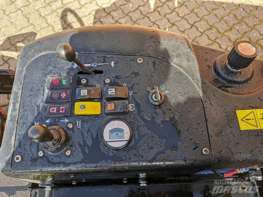 Jacobsen AR-3 Χορτοκοπτικά με καθιστό χειριστή