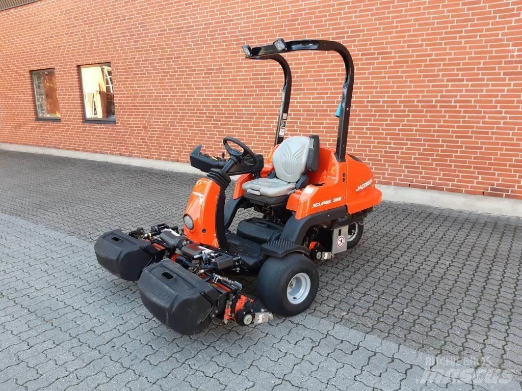 Jacobsen ECLIPS 322 Χορτοκοπτικά με καθιστό χειριστή