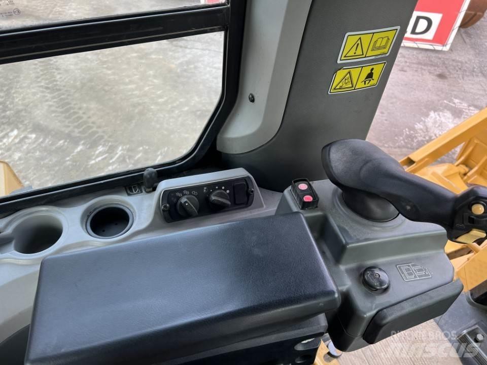 CAT D7E Μπουλντόζες με ερπύστριες