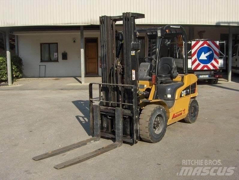 CAT DP30N Πετρελαιοκίνητα Κλαρκ