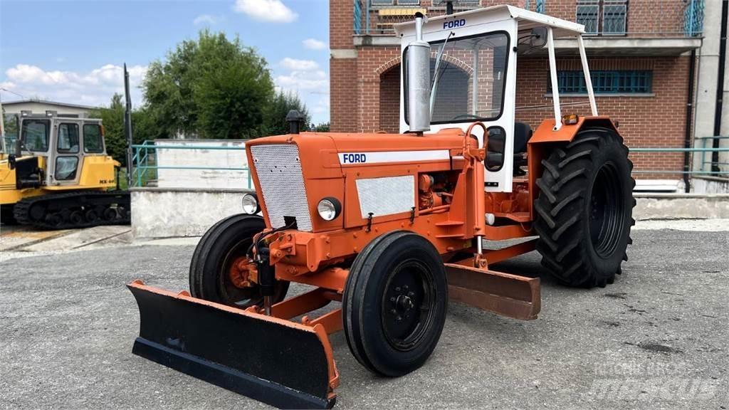 Ford 5600 4X2 Μπουλντόζες με ερπύστριες