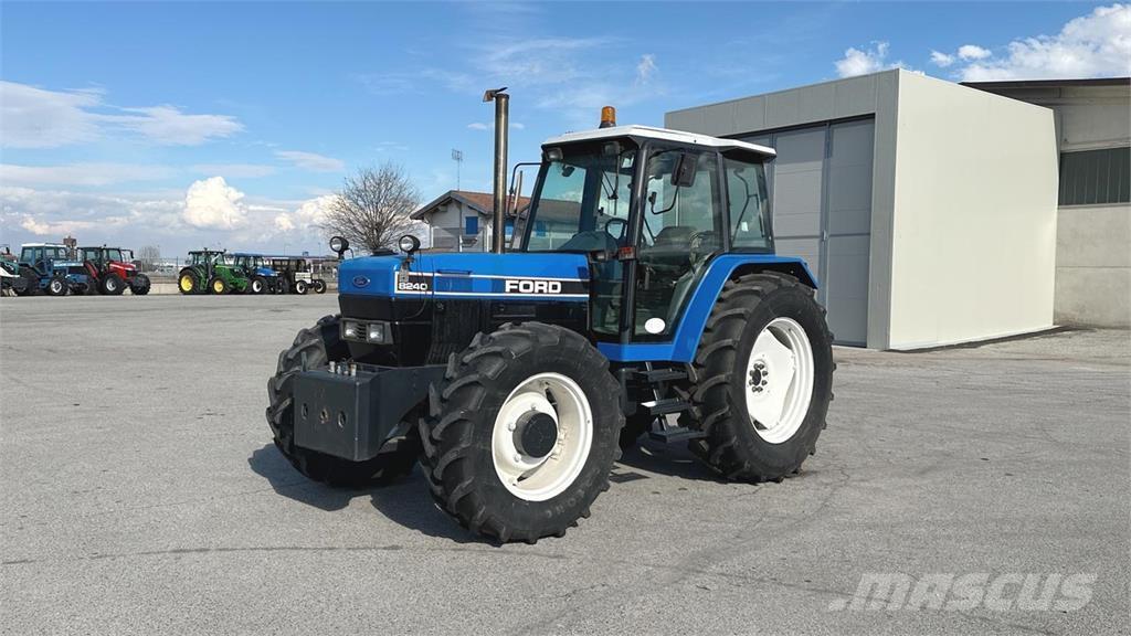 Ford 8240 4x4 Εκχιονιστήρες και χιονοδιώχτες