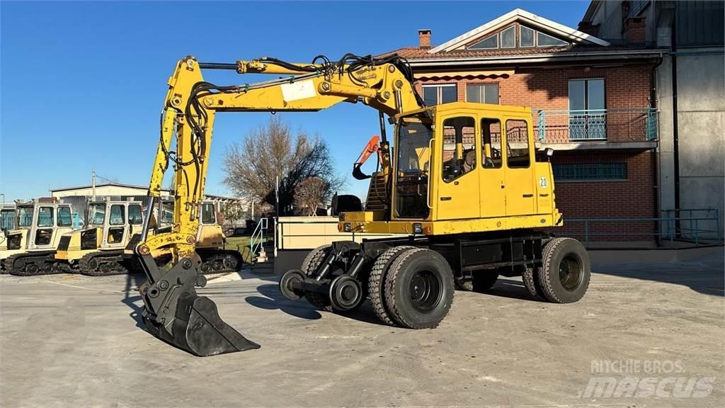 Fuchs MHB 230 ZW 4x4 Εκσκαφείς με τροχούς - λάστιχα