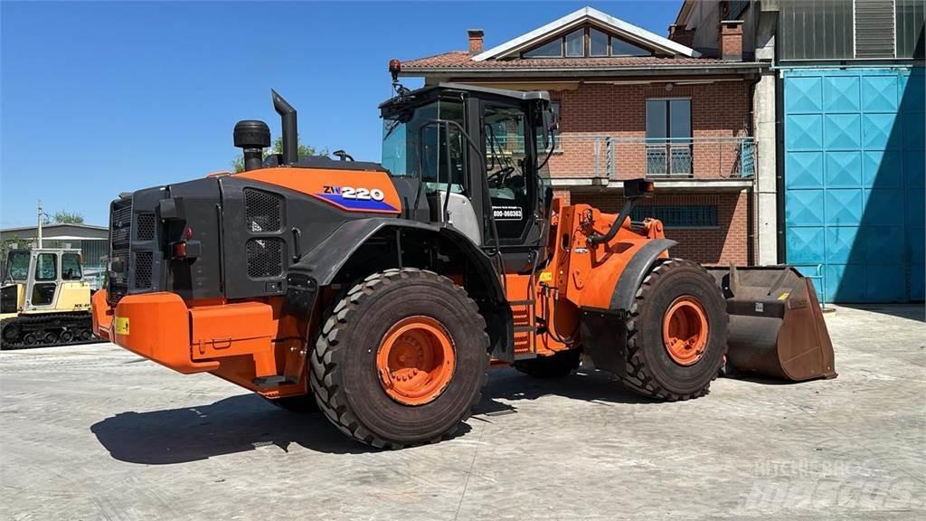 Hitachi ZW220-6 Φορτωτές με λάστιχα (Τροχοφόροι)