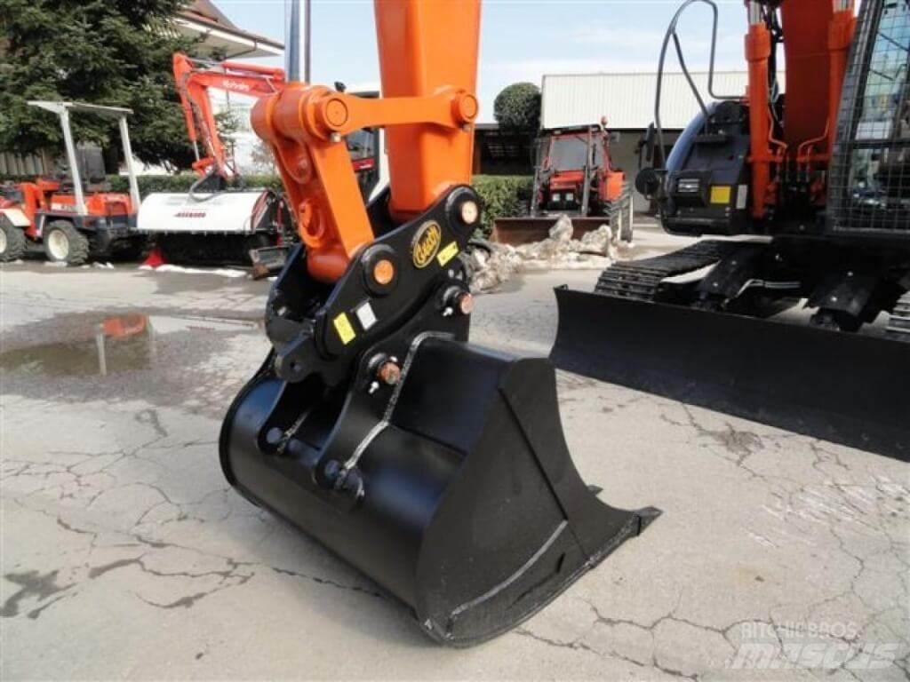 Hitachi ZX135 US-6 Εκσκαφείς