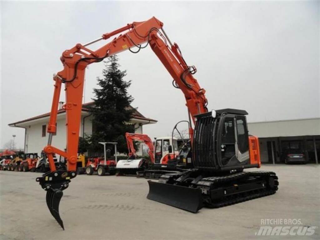 Hitachi ZX135 US-6 Εκσκαφείς