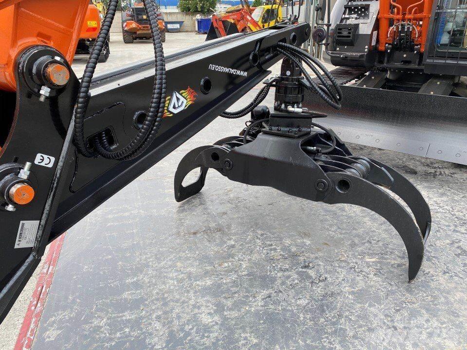 Hitachi ZX135US-6 Εκσκαφείς