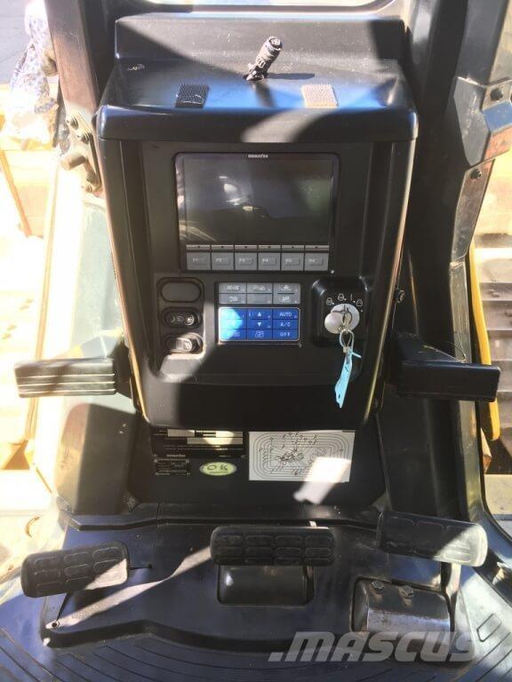 Komatsu D65WX-16 Μπουλντόζες με ερπύστριες