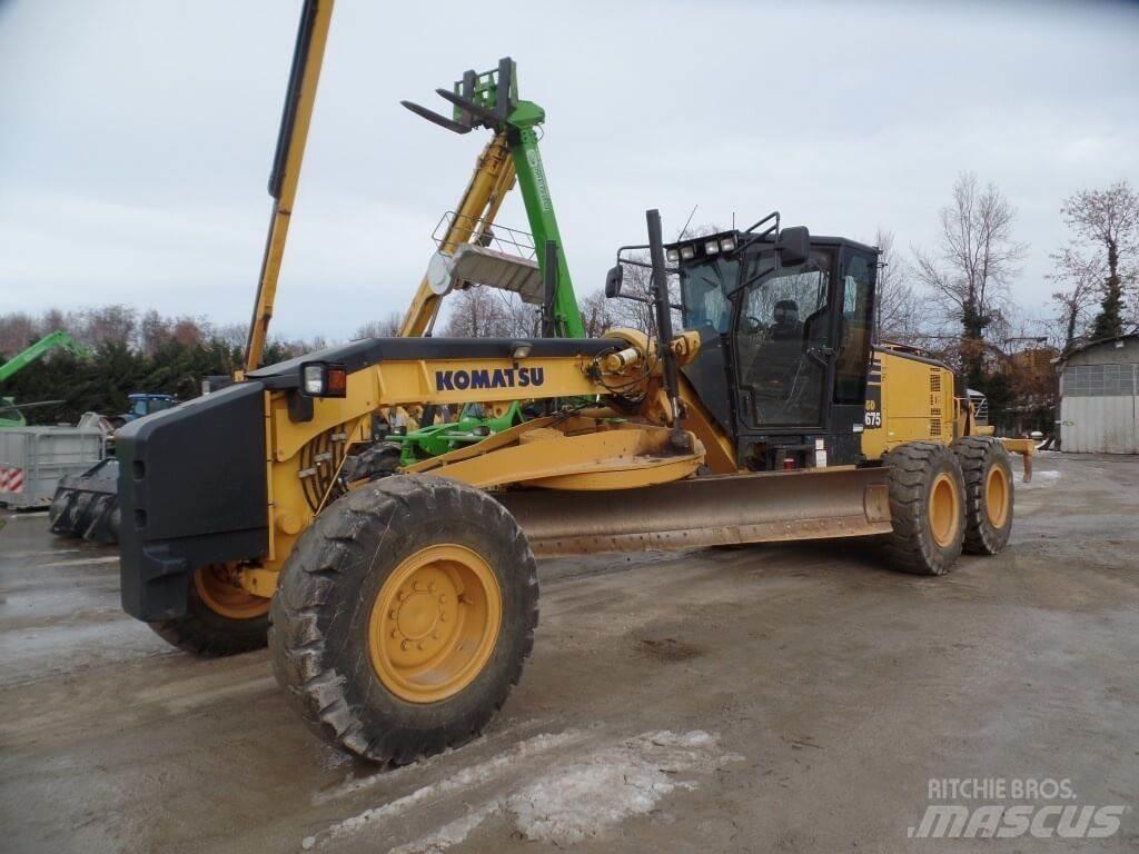 Komatsu GD675-5 Μπουλντόζες με ερπύστριες