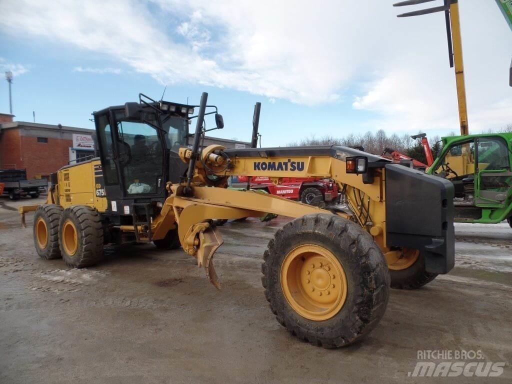 Komatsu GD675-5 Μπουλντόζες με ερπύστριες
