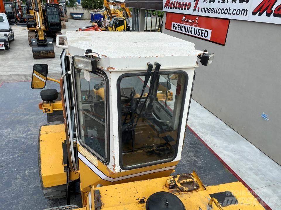 Liebherr L521 Φορτωτές με λάστιχα (Τροχοφόροι)