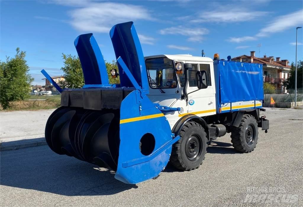 Mercedes-Benz UNIMOG Εκχιονιστήρες και χιονοδιώχτες