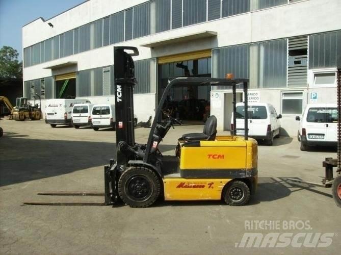 TCM VM400 FB30 Ηλεκτρικά περονοφόρα ανυψωτικά κλαρκ