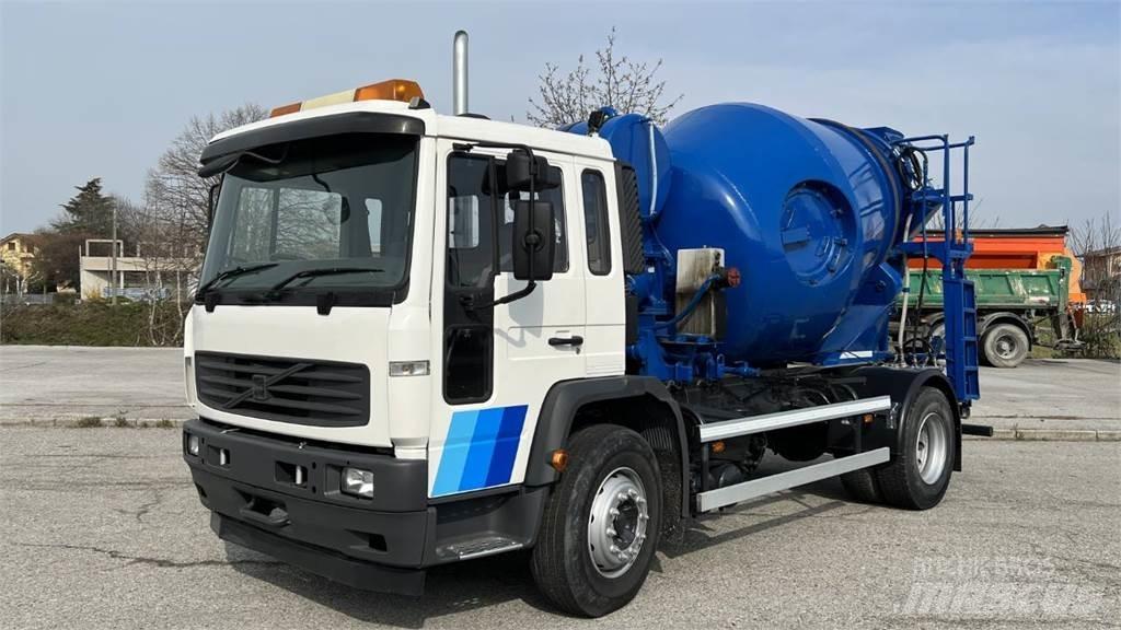 Volvo FL6 4X2 Φορτηγά-Μπετονιέρες