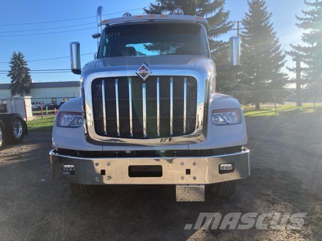 International HX Τράκτορες