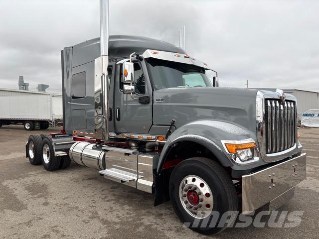 International HX Τράκτορες