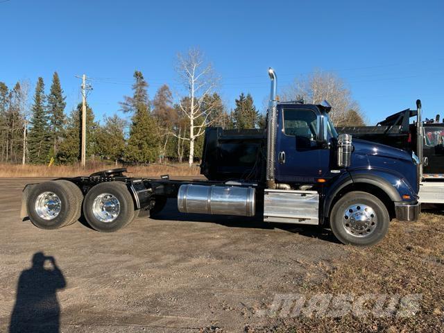 International HX Τράκτορες