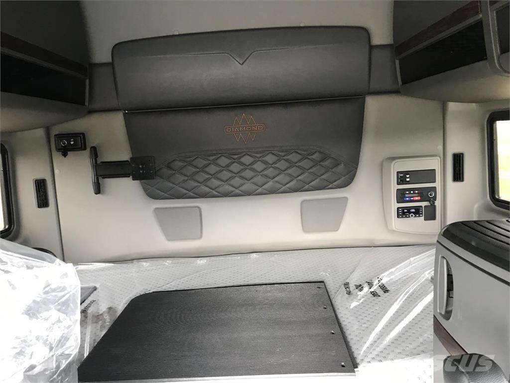 International HX Τράκτορες