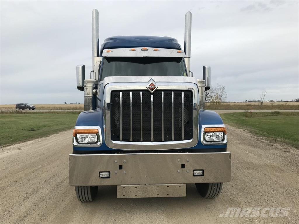 International HX Τράκτορες