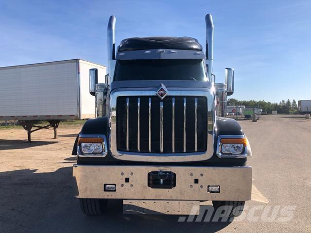 International HX Τράκτορες