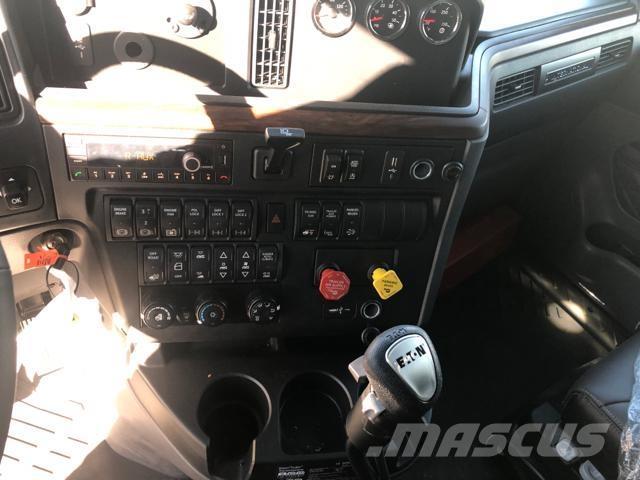 International HX Τράκτορες